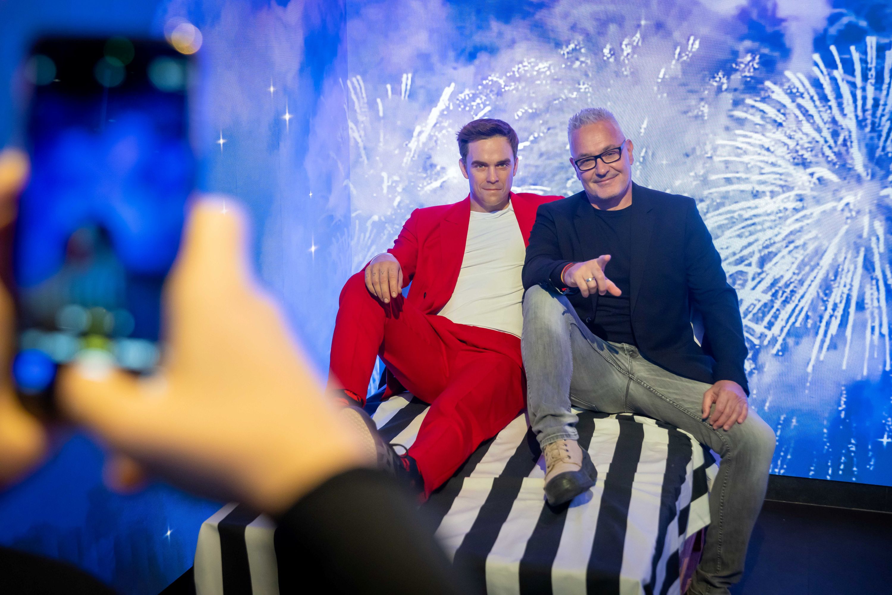 Abaházi Csaba adta át Robbie Williams vendégfiguráját a Madame Tussauds Budapest produkcióban